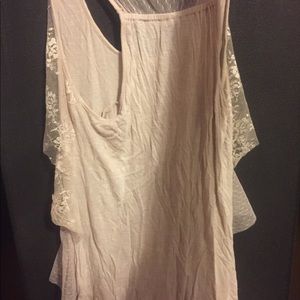 Flirty ruffle lace tank🌸